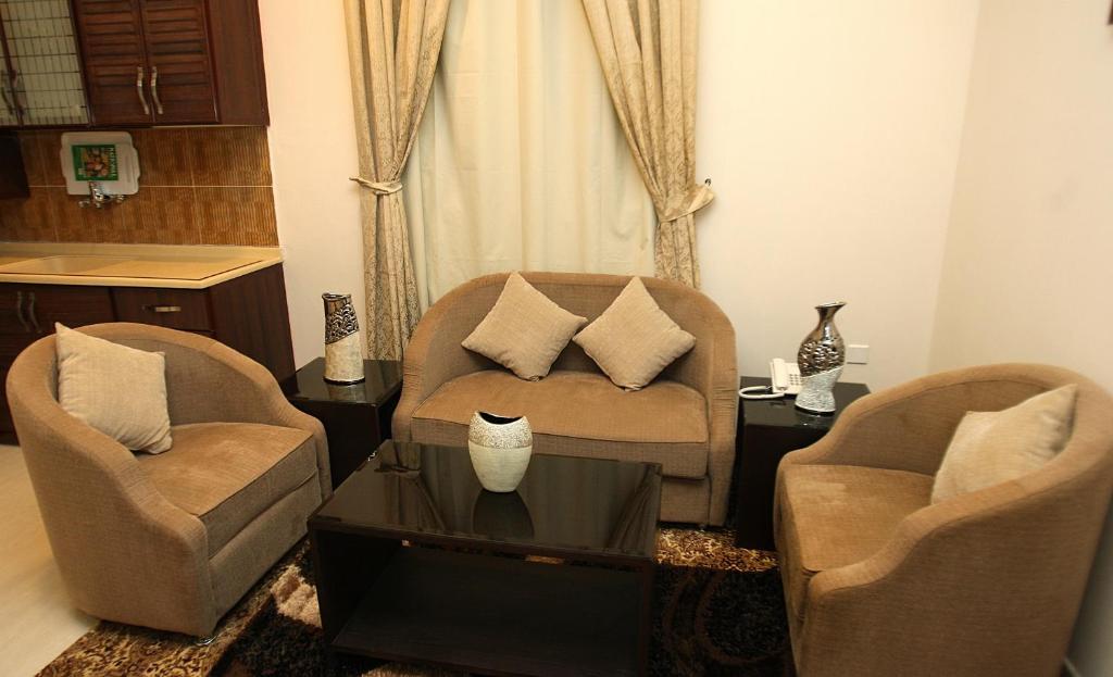 Rest Night Serviced Apartments - Al Nafal Riad Habitación foto